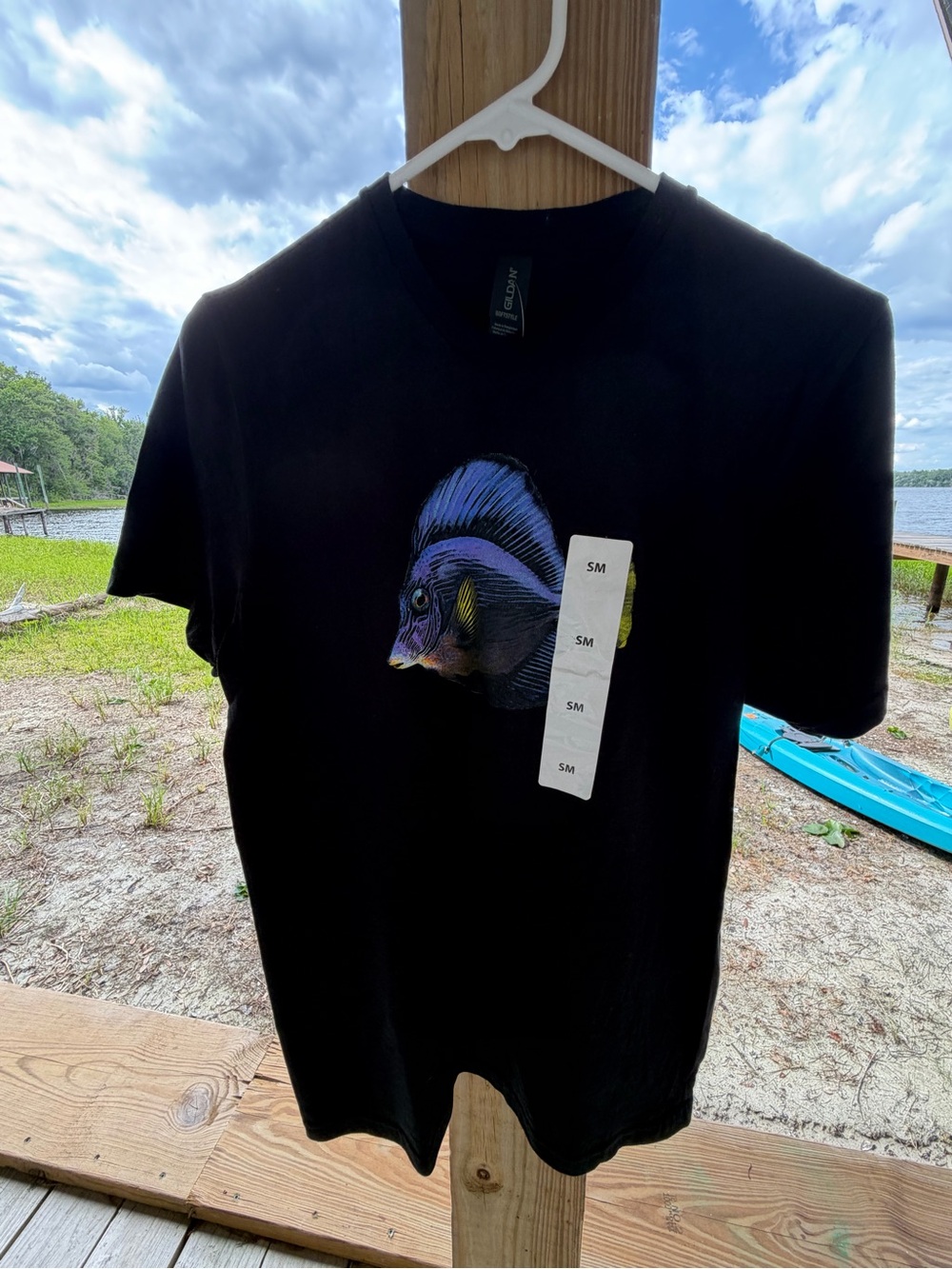 Gildan Black T-Shirt with Blue and Yellow Tropical Fish Graphic
